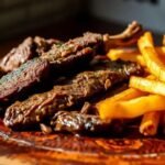carne com batata frita